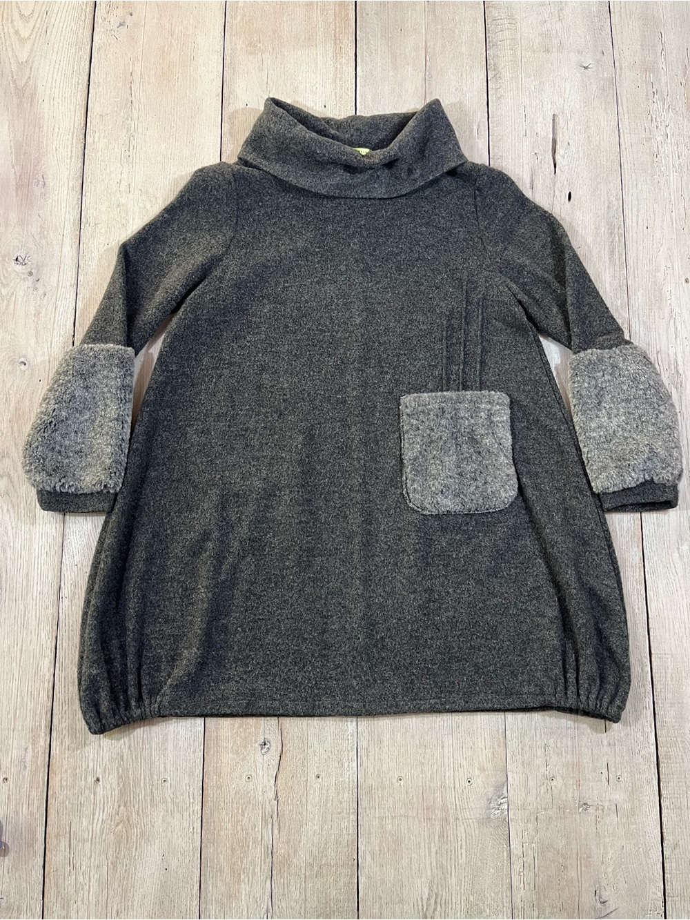 Trisha Tyler Gray Cowl Neck Faux Fur Tunic Size M